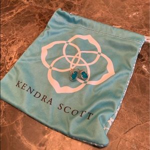 Kendra Scott Emery earrings!